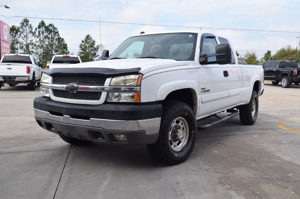 2004 Chevrolet Silverado 2500HD LS