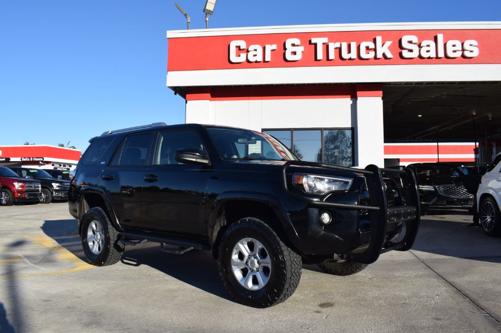 2017 Toyota 4Runner SR5's photo