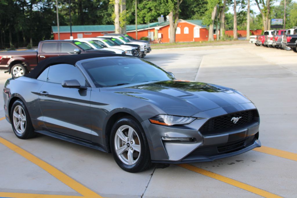 2022 Ford Mustang EcoBoost Convertible's photo