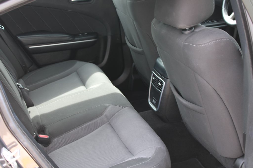 2022 Dodge Charger SXT - Photo 16