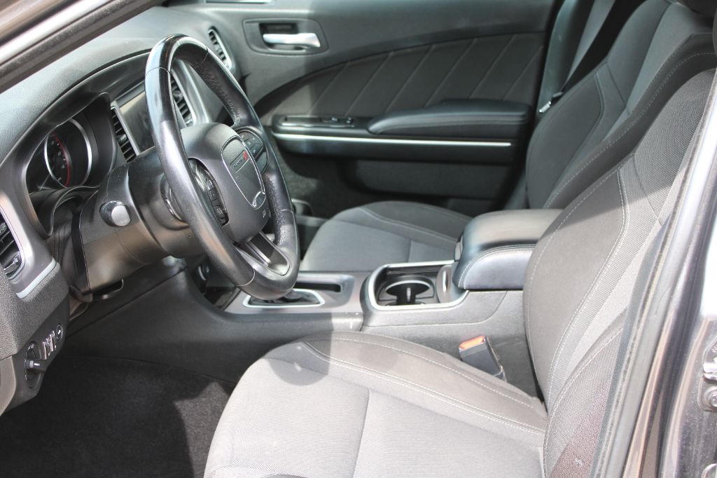 2022 Dodge Charger SXT - Photo 14